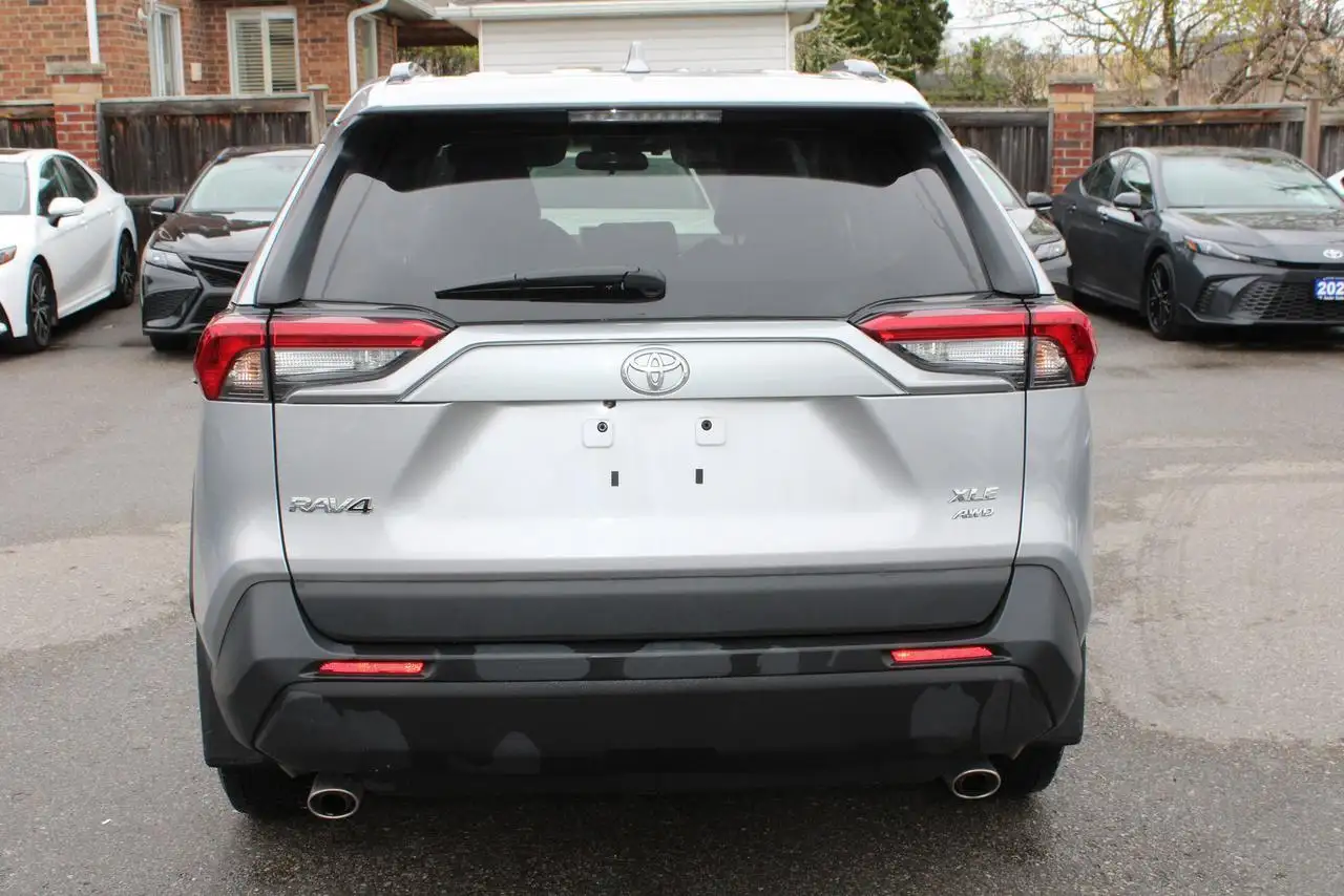 Toyota RAV 4 снимка Toyota RAV 4