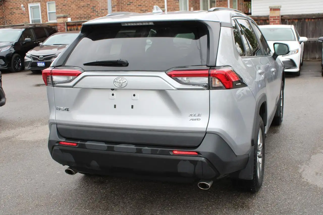 Toyota RAV 4 снимка Toyota RAV 4