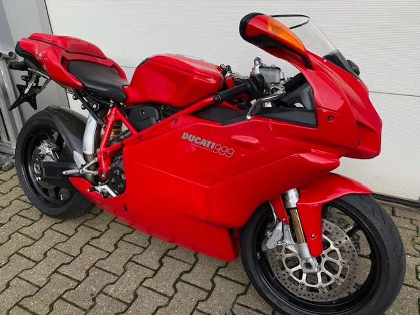Ducati 999 Bipisto Червоний - 1