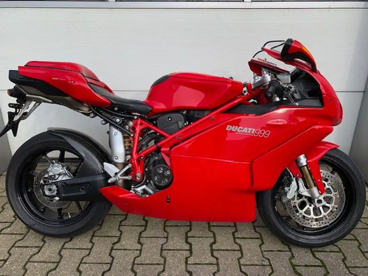 Ducati 999 Bipisto Červená - 2