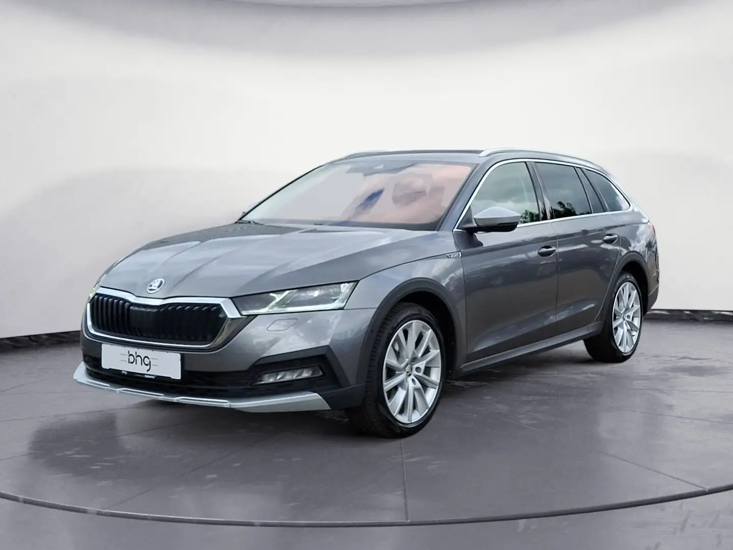 Skoda Octavia Combi 2.0 TDI DSG 4x4 Scout HUD AHK Pano Gris - 2