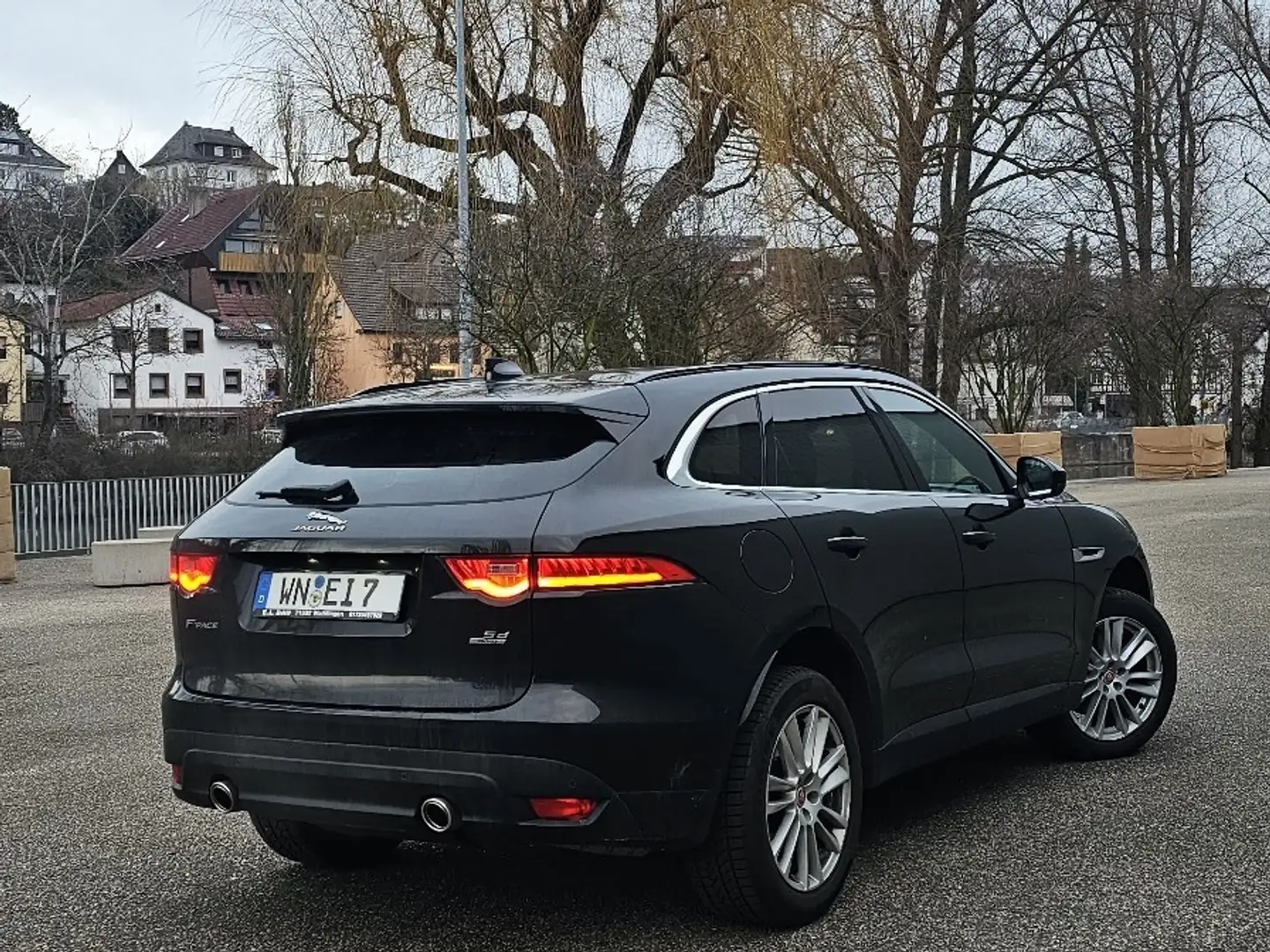 Jaguar F-Pace 25d AWD Aut. Chequered Flag - 2