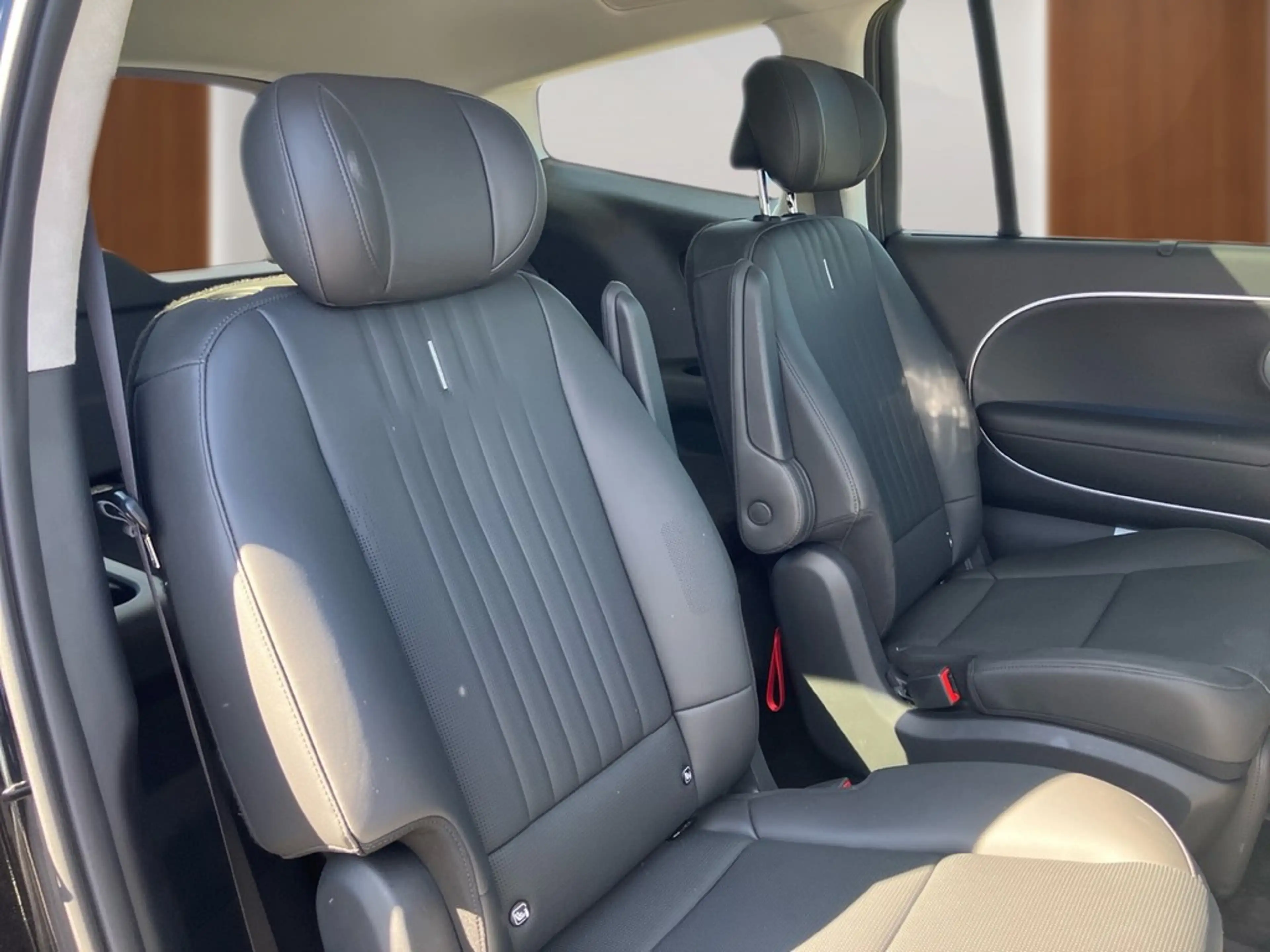 Hyundai IONIQ 9 6-Sitzer 110kWh 4WD UNIQ PANO RRELAX-P. — photo 13