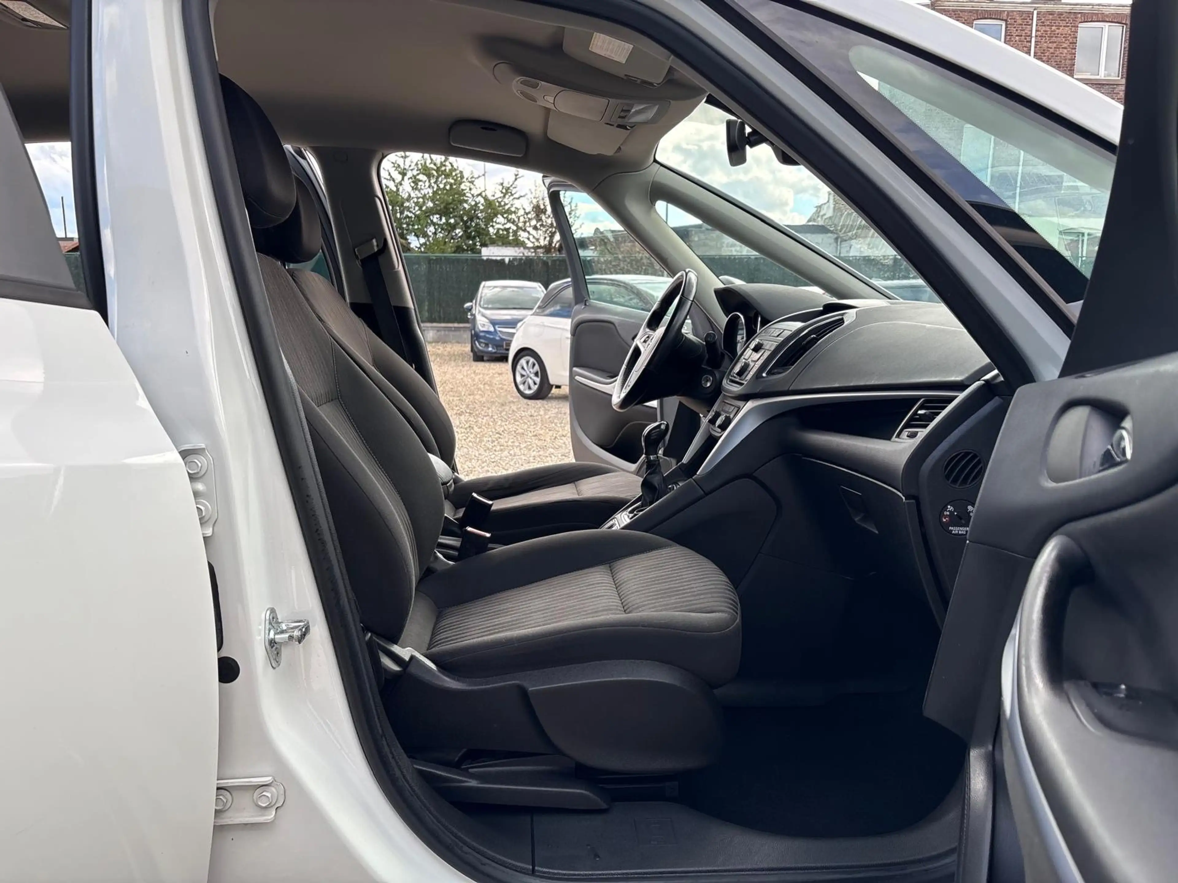 Opel Zafira Tourer Zafira 2.0 CDTi Cosmo — photo 7