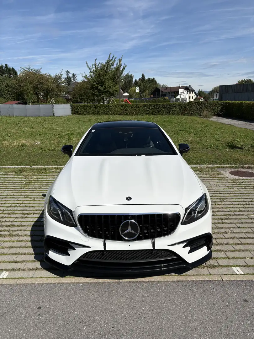 Mercedes-Benz E 200 Aut. - 1