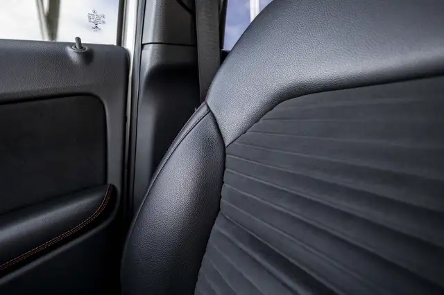Mercedes-Benz B-Class view 9
