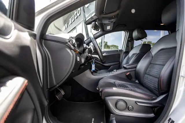 Mercedes-Benz B-Class view 11