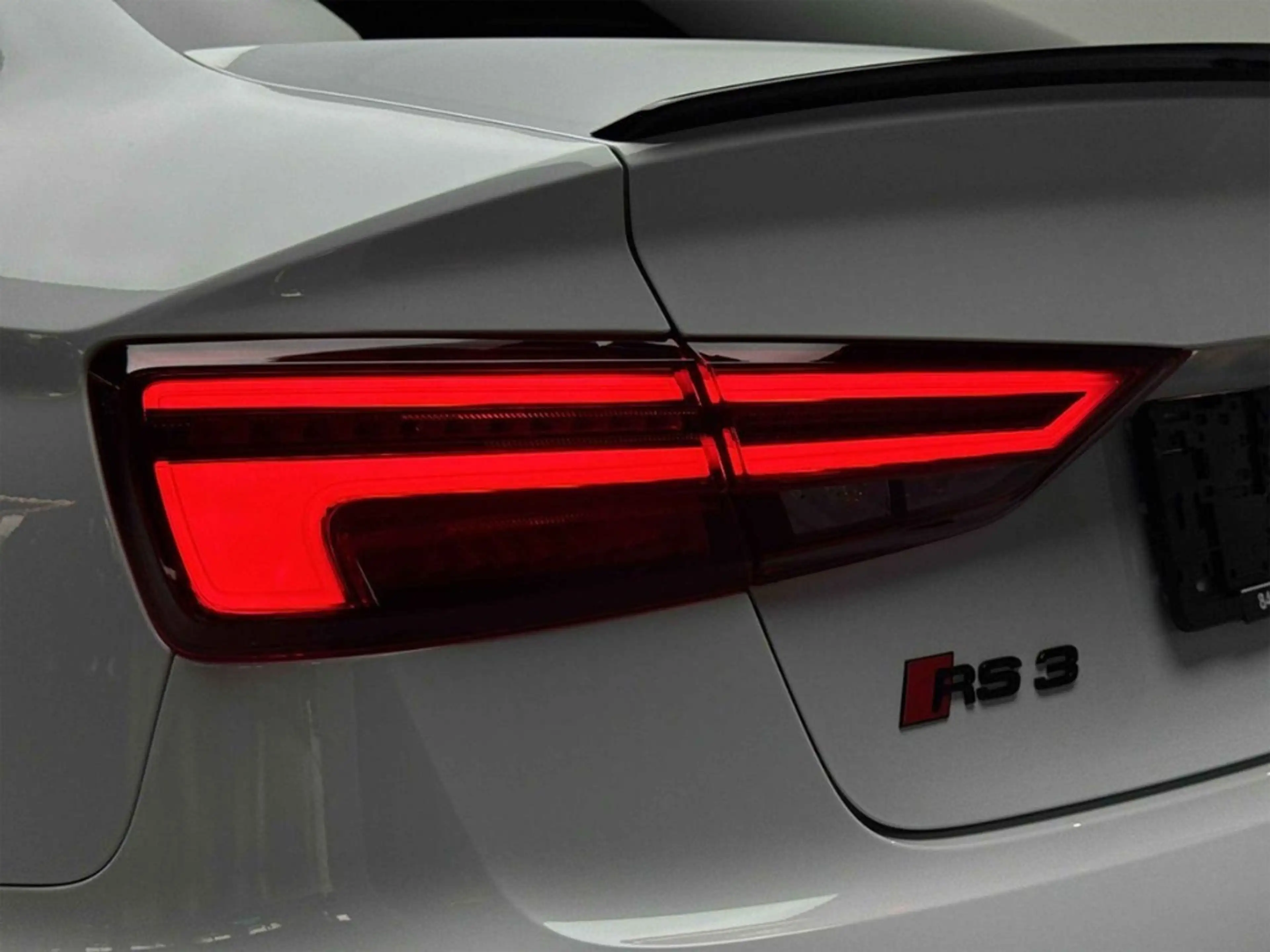 Audi RS3 quattro Limo Matrix B&O Scheckheft Kam — photo 14