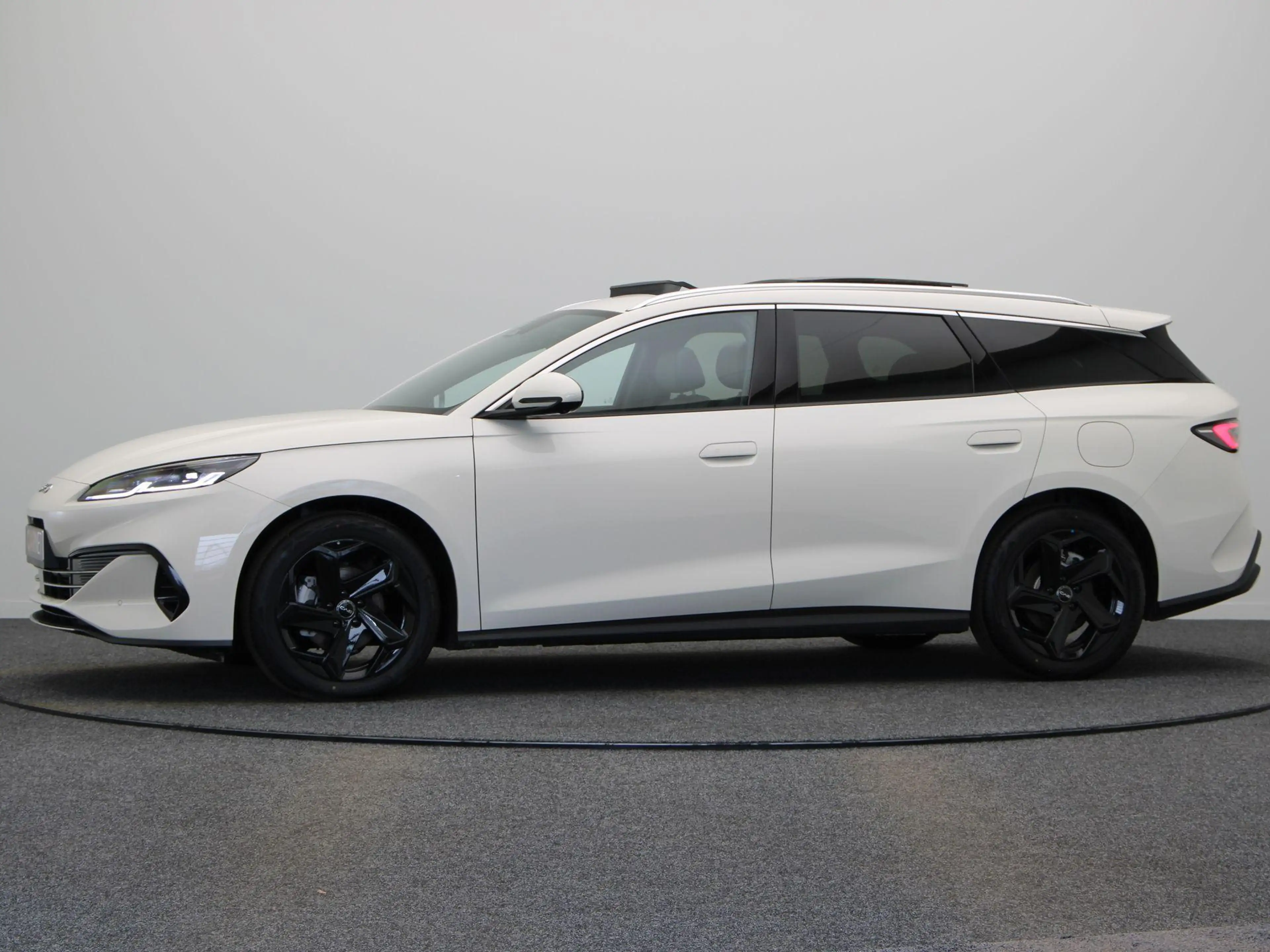BYD Seal 6 Touring 1.5 DM-i Comfort | 19 kWh | Panoramadak | — photo 11
