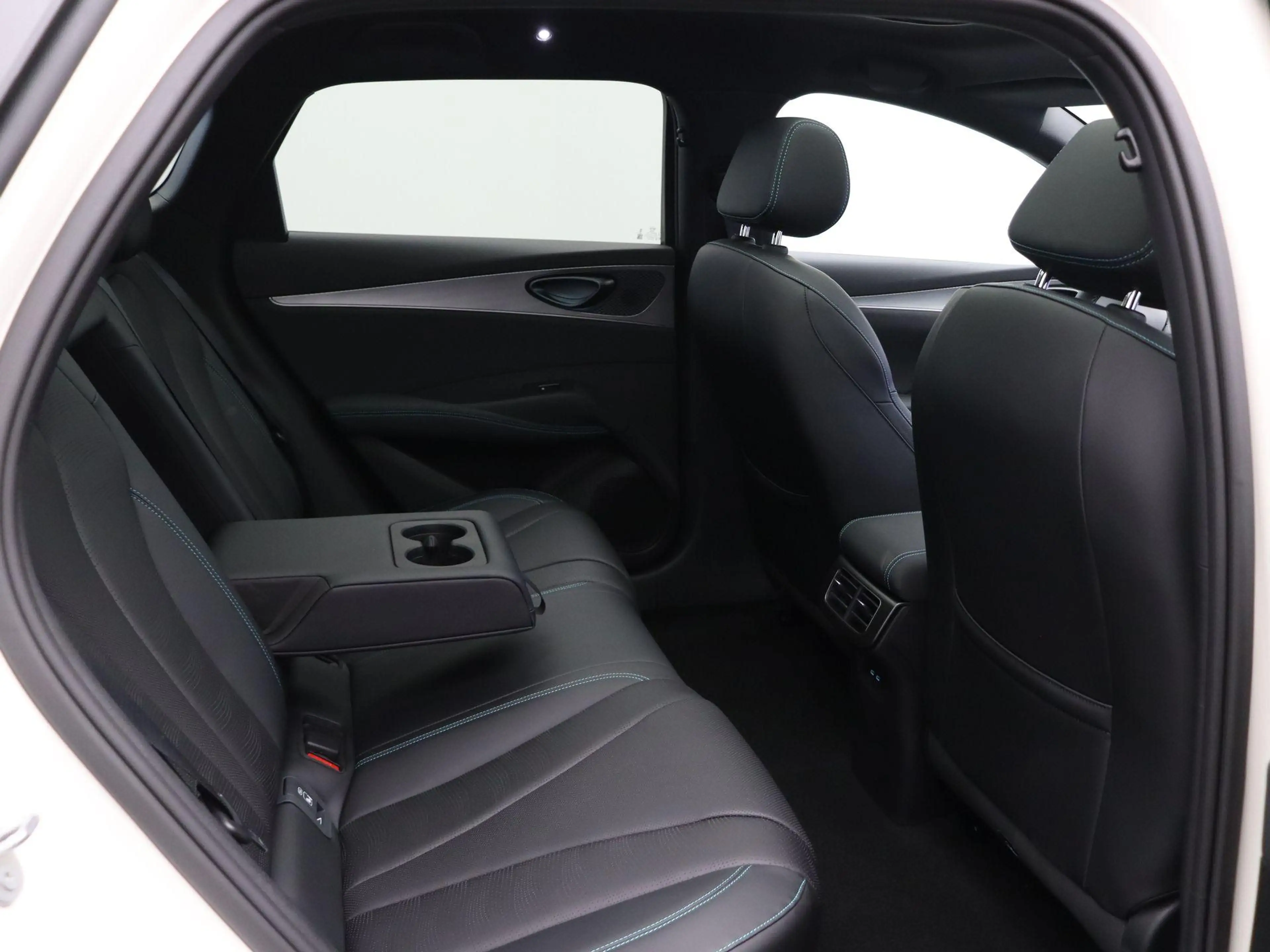 BYD Seal 6 Touring 1.5 DM-i Comfort | 19 kWh | Panoramadak | — photo 8