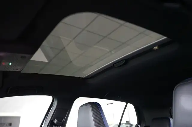 Volkswagen Golf view 6