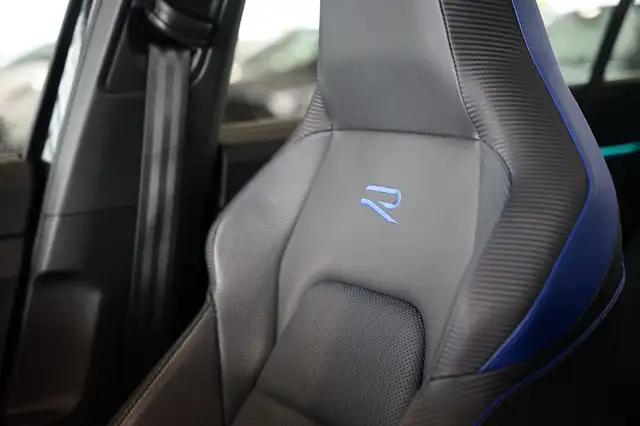 Volkswagen Golf view 14