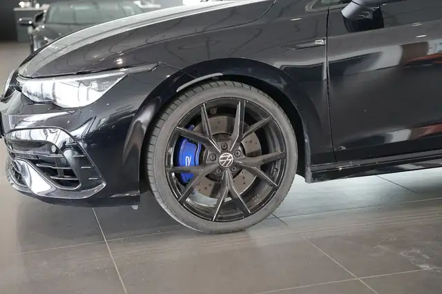 Volkswagen Golf view 5