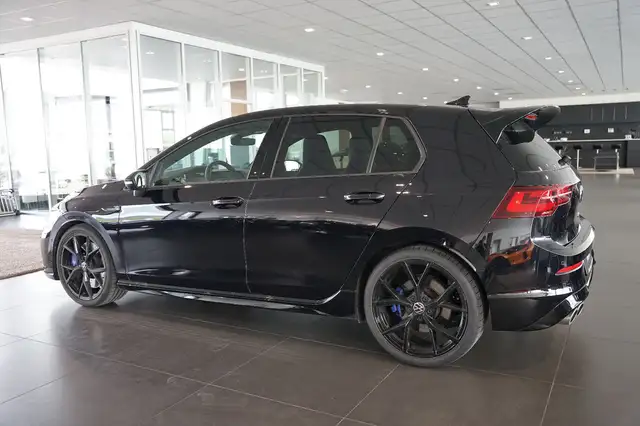 Volkswagen Golf view 2