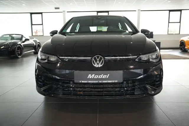 Volkswagen Golf view 3