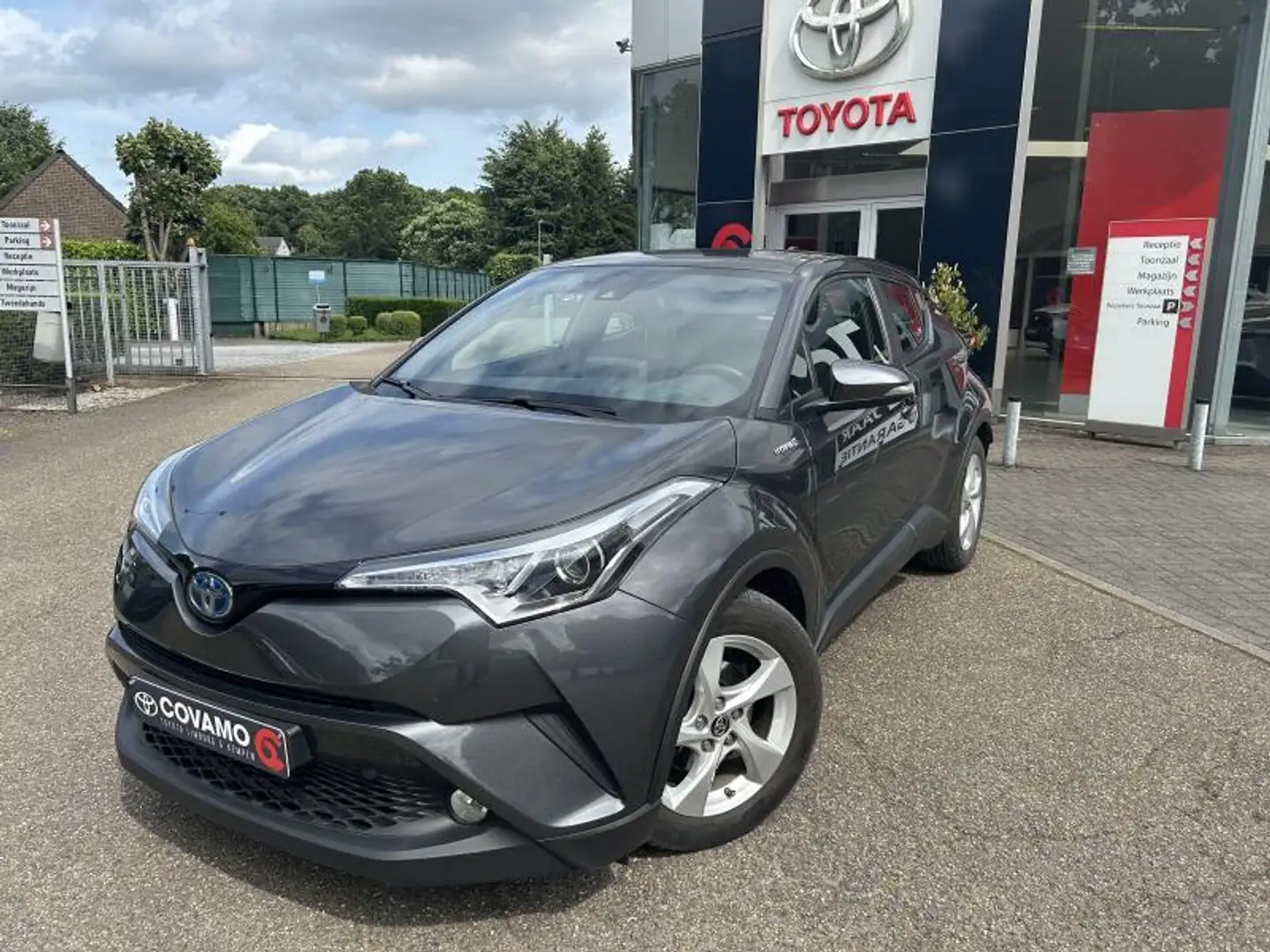Toyota C-HR C-ENTER Grijs - 2