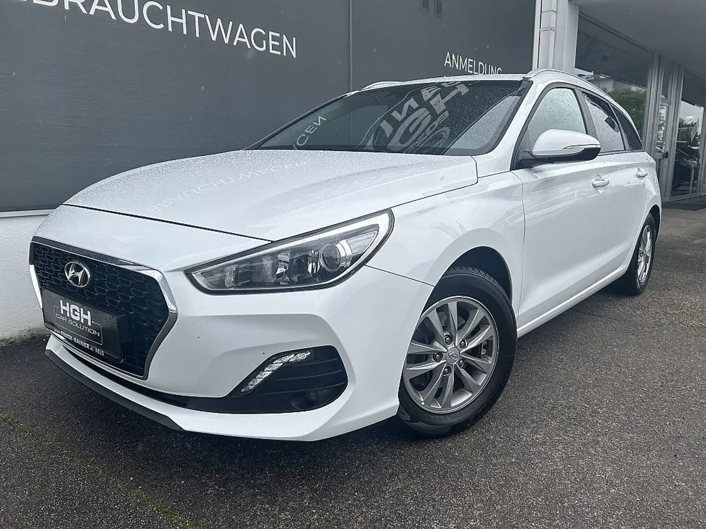 Hyundai i30 CW 1,4 MPI Level 3 / AHK / CarPlay Weiß - 1
