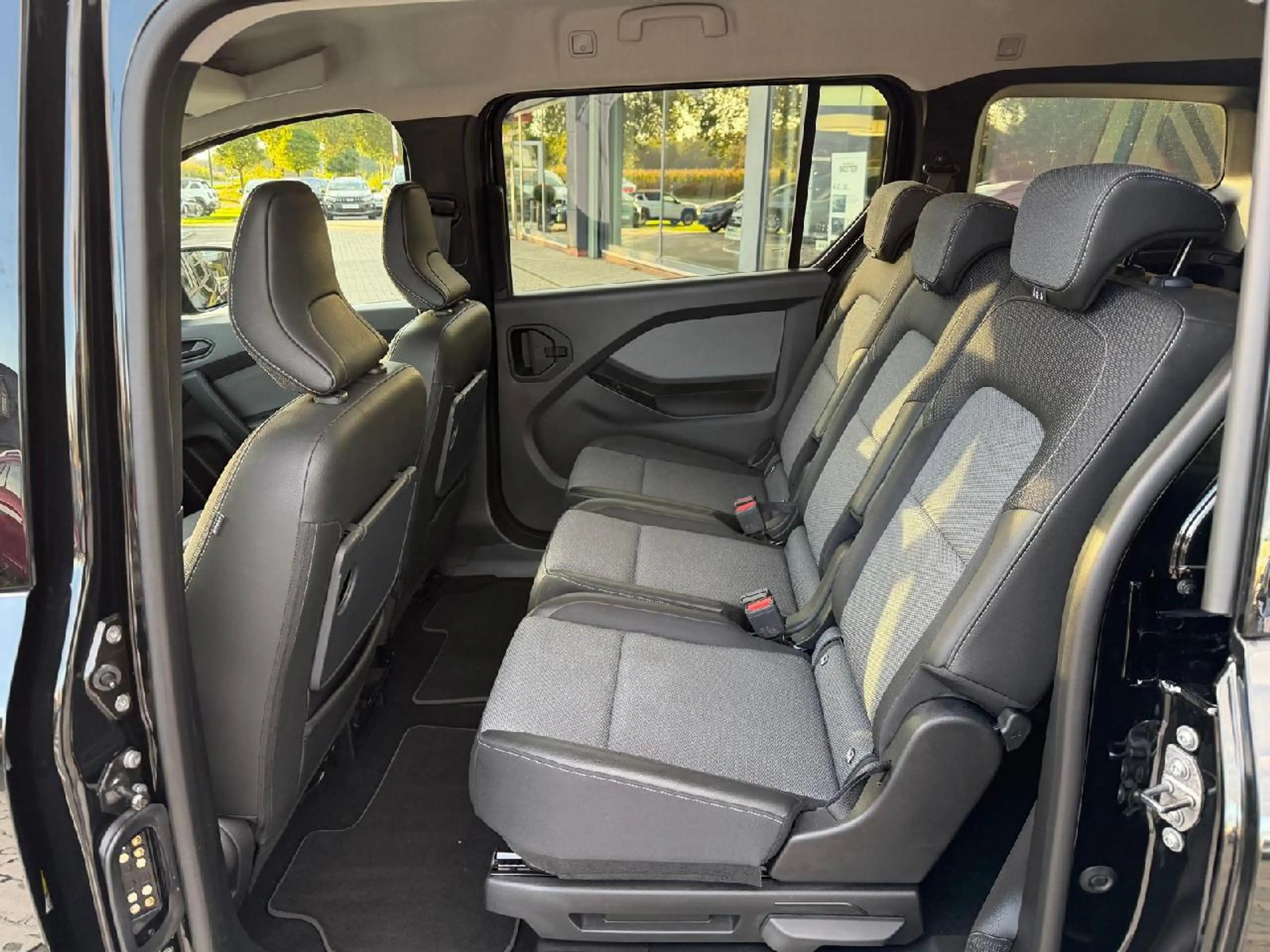 Renault Kangoo Grand Techno TCe 130 EDC 7-Sitzer — photo 10