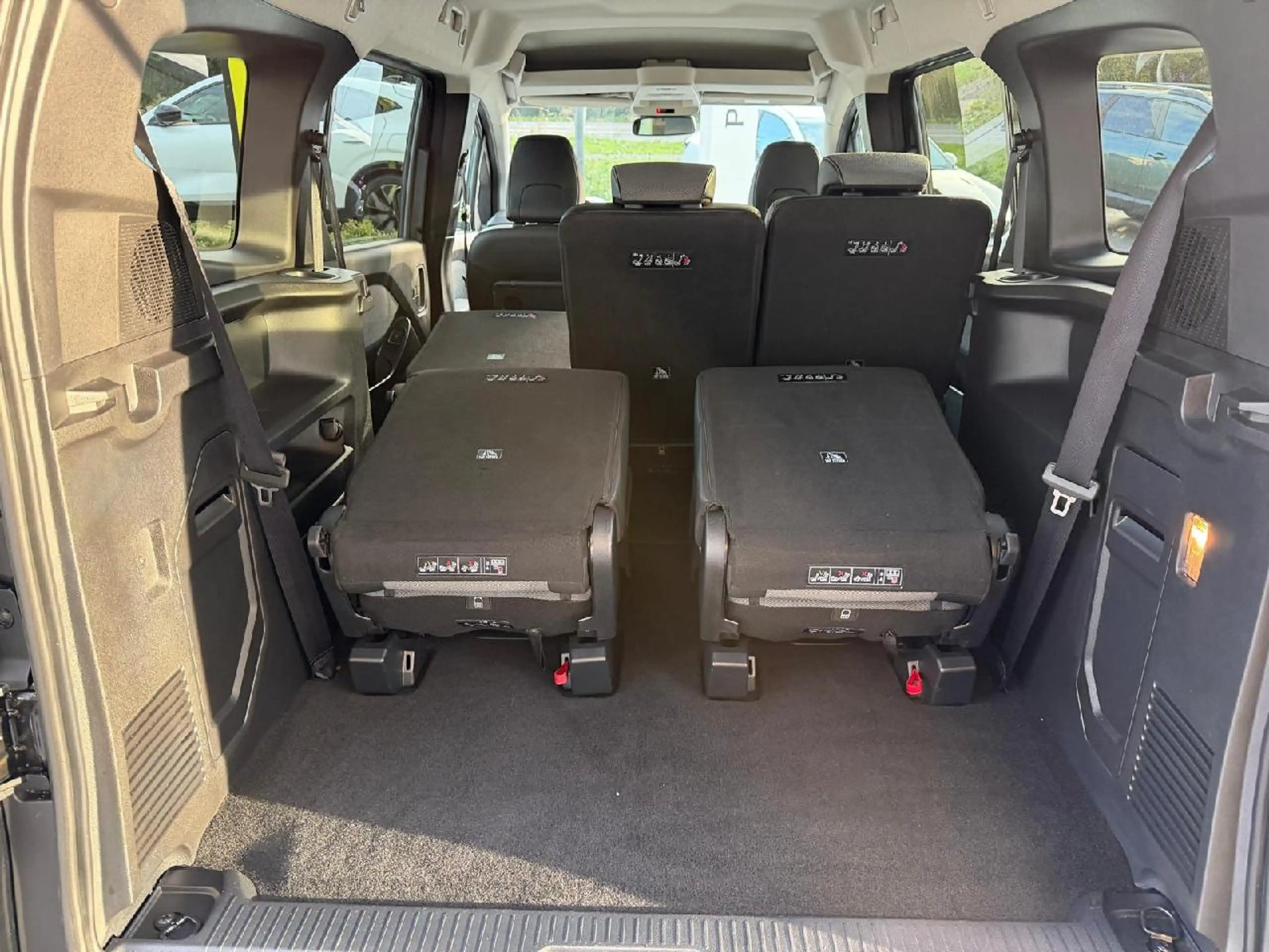 Renault Kangoo Grand Techno TCe 130 EDC 7-Sitzer — photo 8