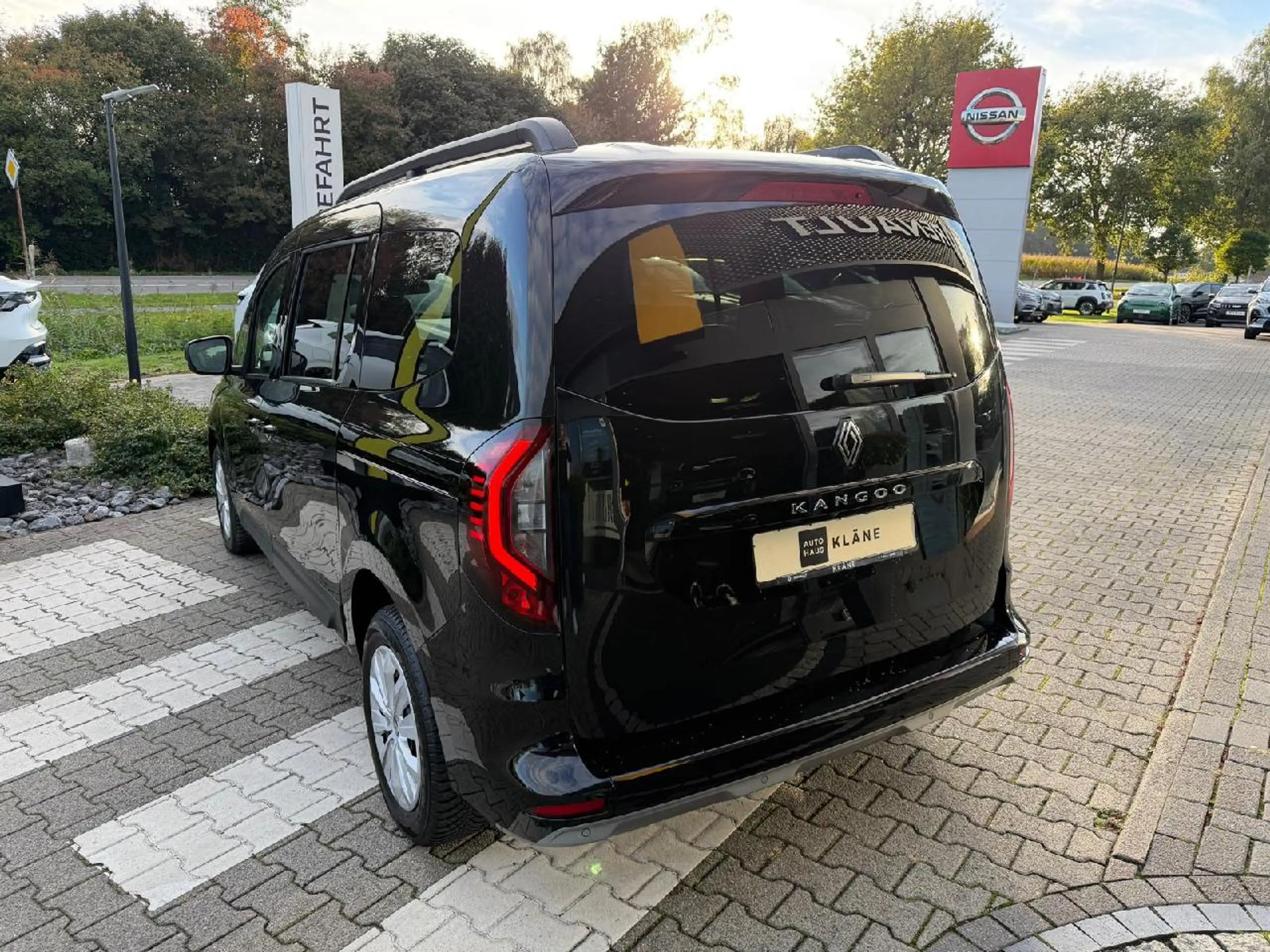Renault Kangoo Grand Techno TCe 130 EDC 7-Sitzer — photo 4