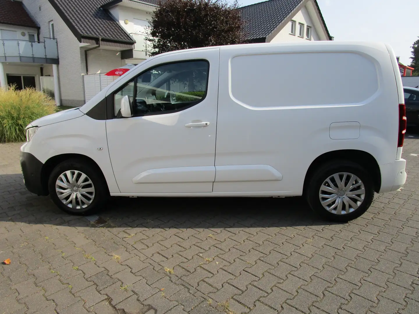 Peugeot Partner Asphalt L1 Automatik TOP Ausstattung Blanc - 2