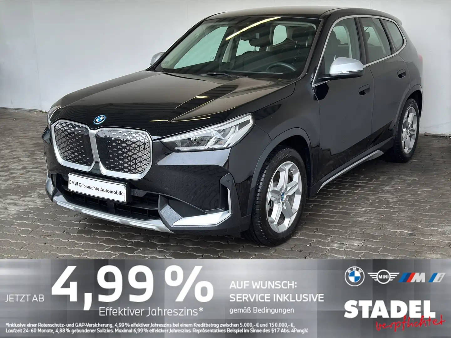 BMW iX1 xDrive30 xLine Schwarz - 1