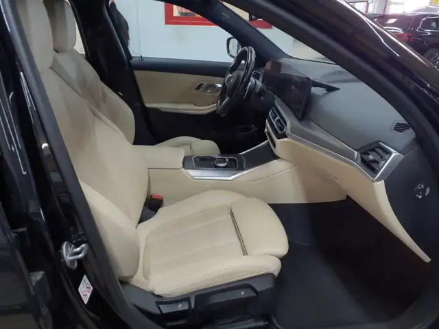 BMW 3 Series view 8