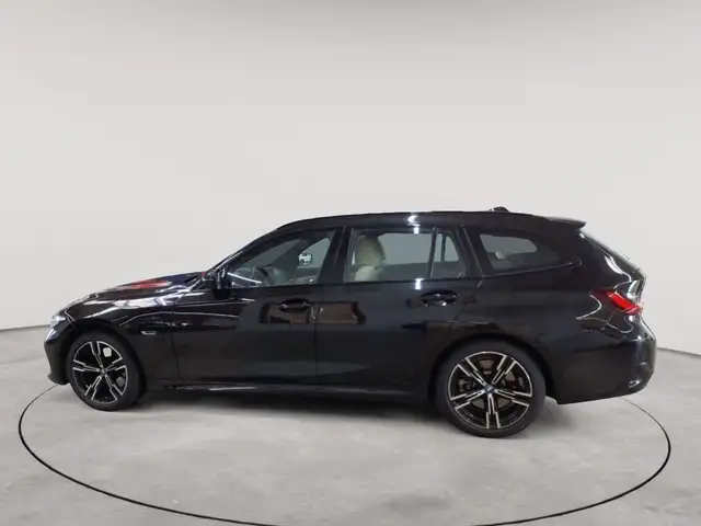 BMW 3 Series view 6