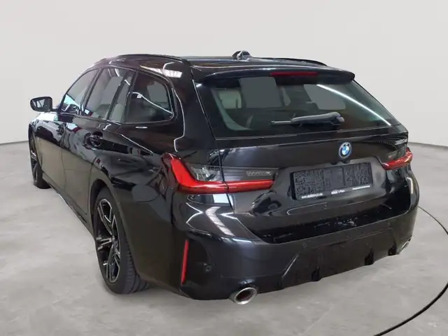 BMW 3 Series view 5