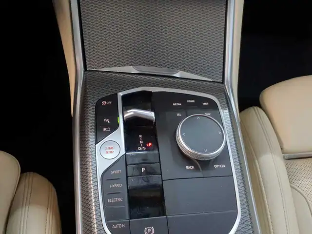 BMW 3 Series view 10