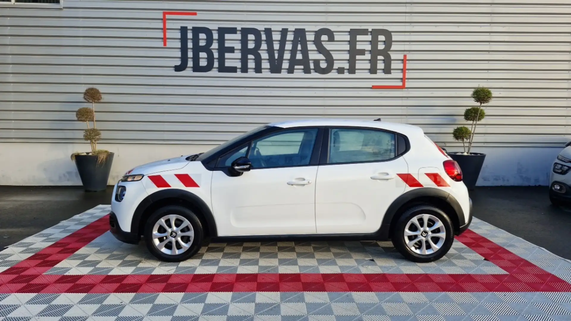 Citroen C3 SOCIETE 2 PL BLUEHDI 100 SS BVM6 FEEL Blanc - 1
