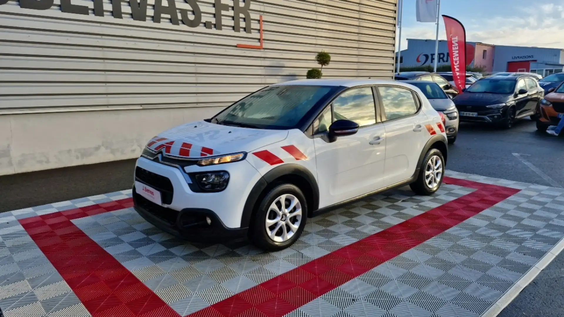 Citroen C3 SOCIETE 2 PL BLUEHDI 100 SS BVM6 FEEL Blanc - 2