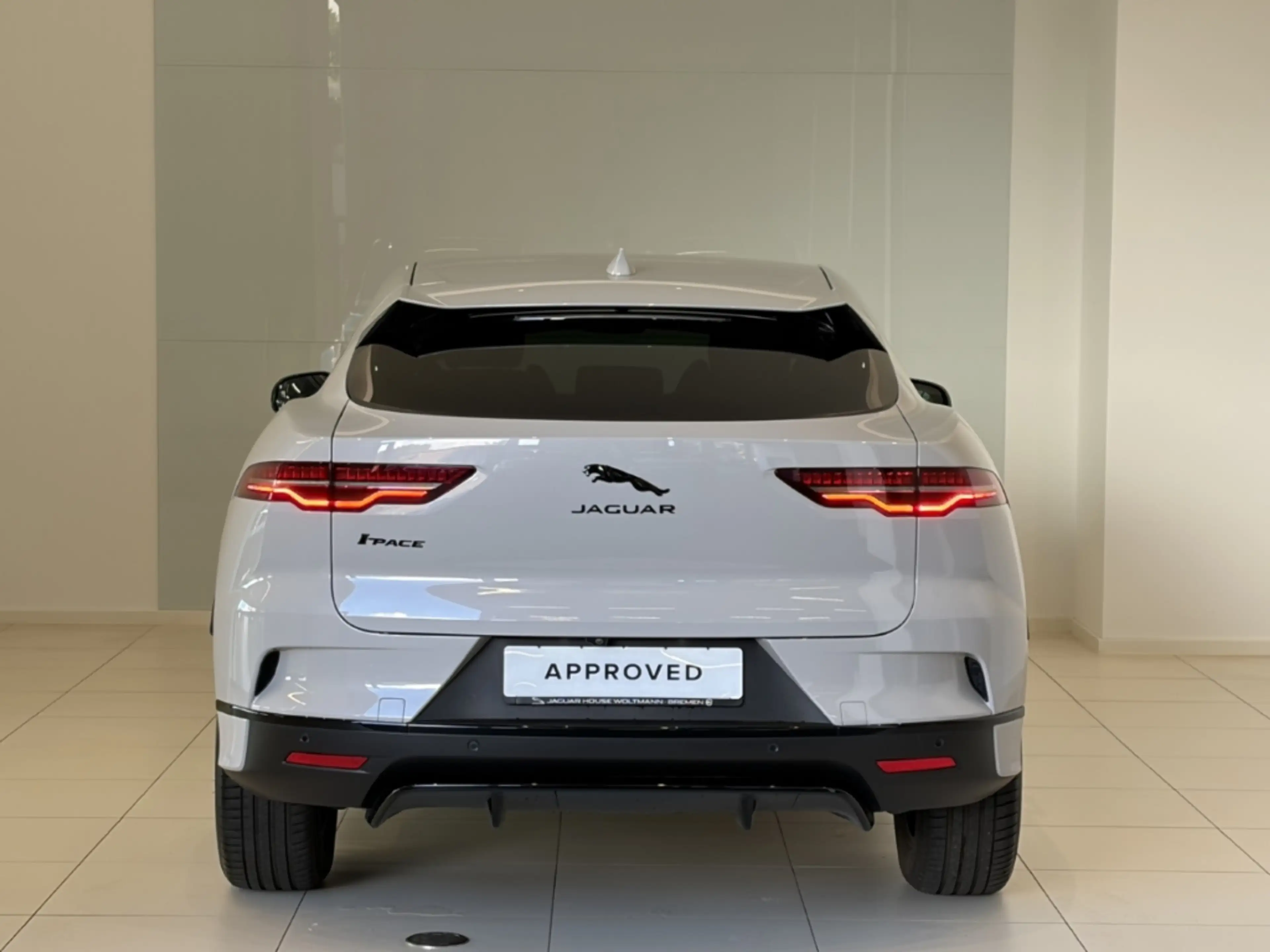 Jaguar I-Pace EV400 S AWD Black Pack & 19'' Rad — photo 13
