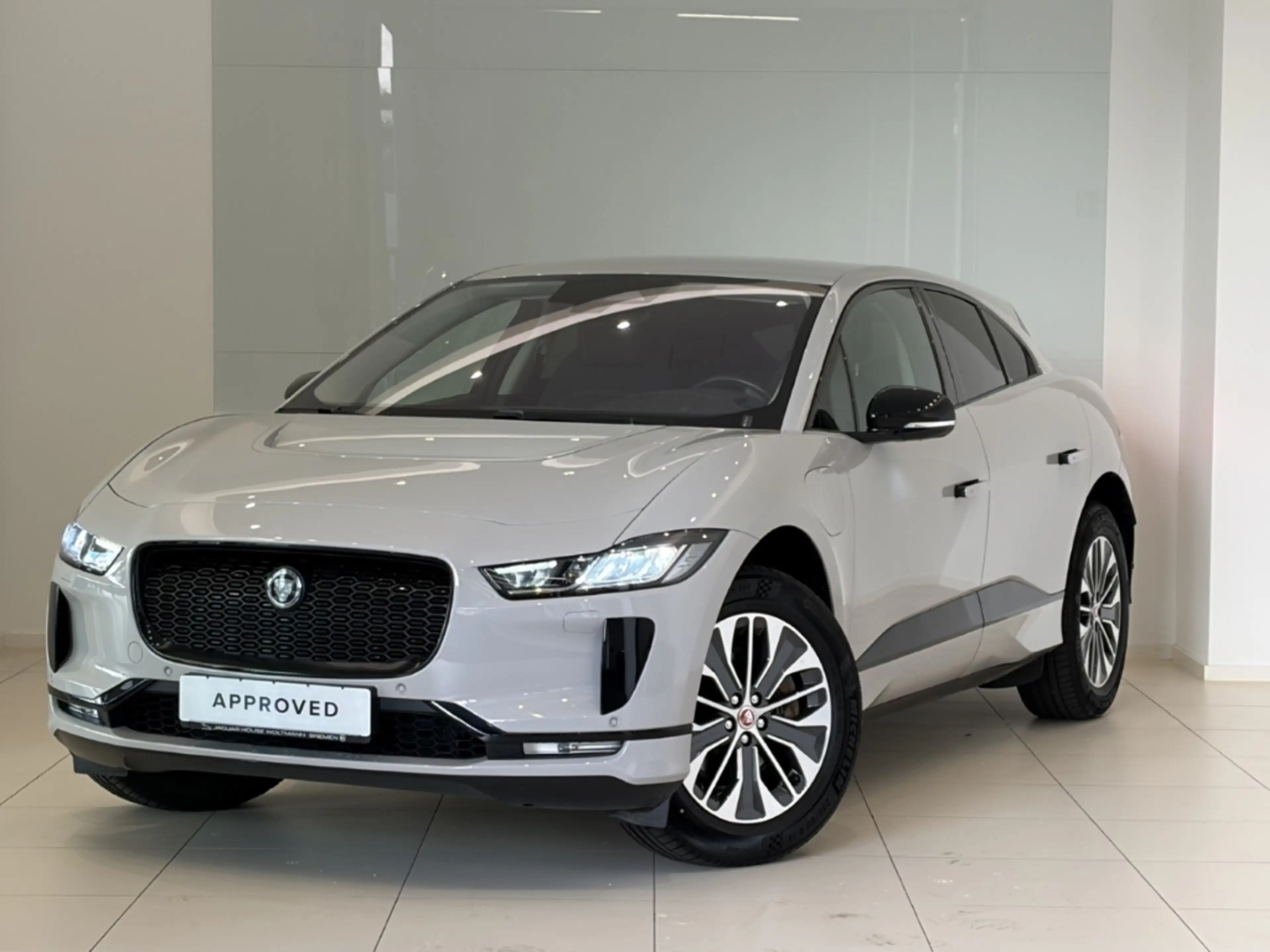 Jaguar I-Pace EV400 S AWD Black Pack & 19'' Rad — photo 11