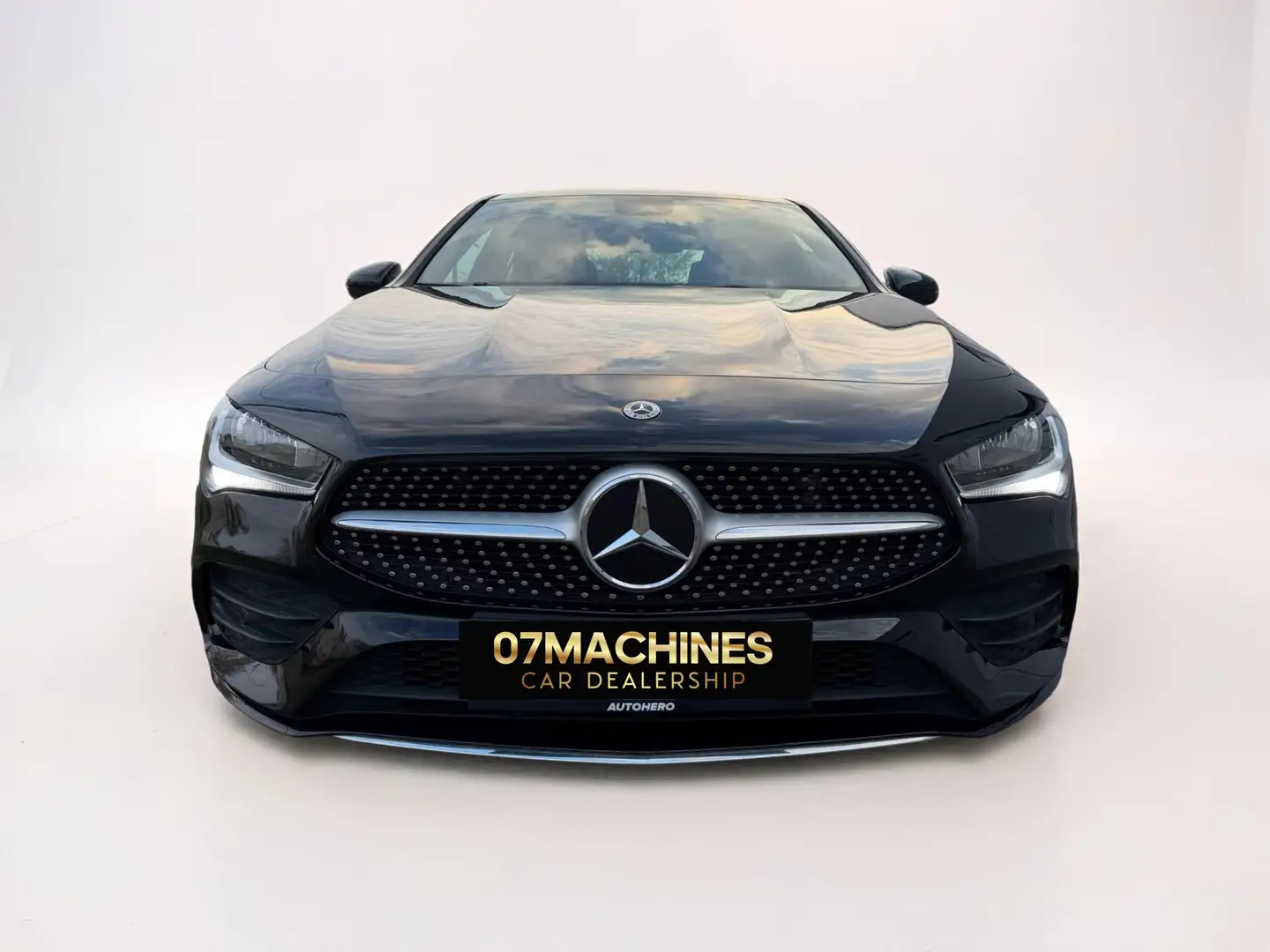 Mercedes-Benz CLA 220 CLA 220 AMG Line Schwarz - 2