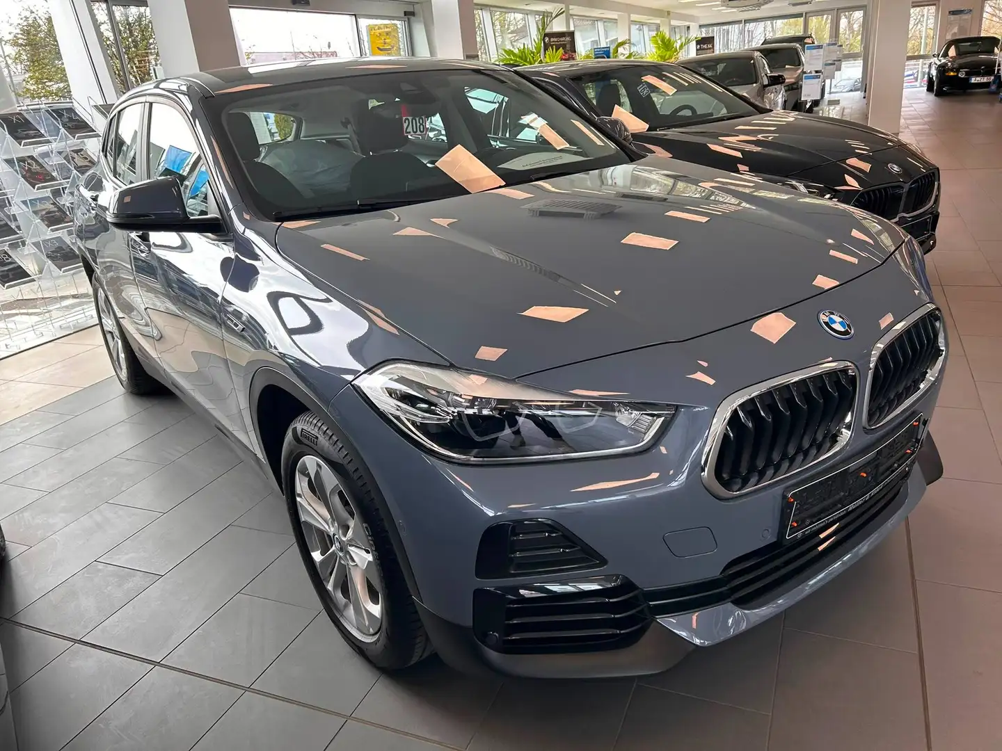 BMW X2 X2 xDrive25e PHEV Aut. Grau - 2