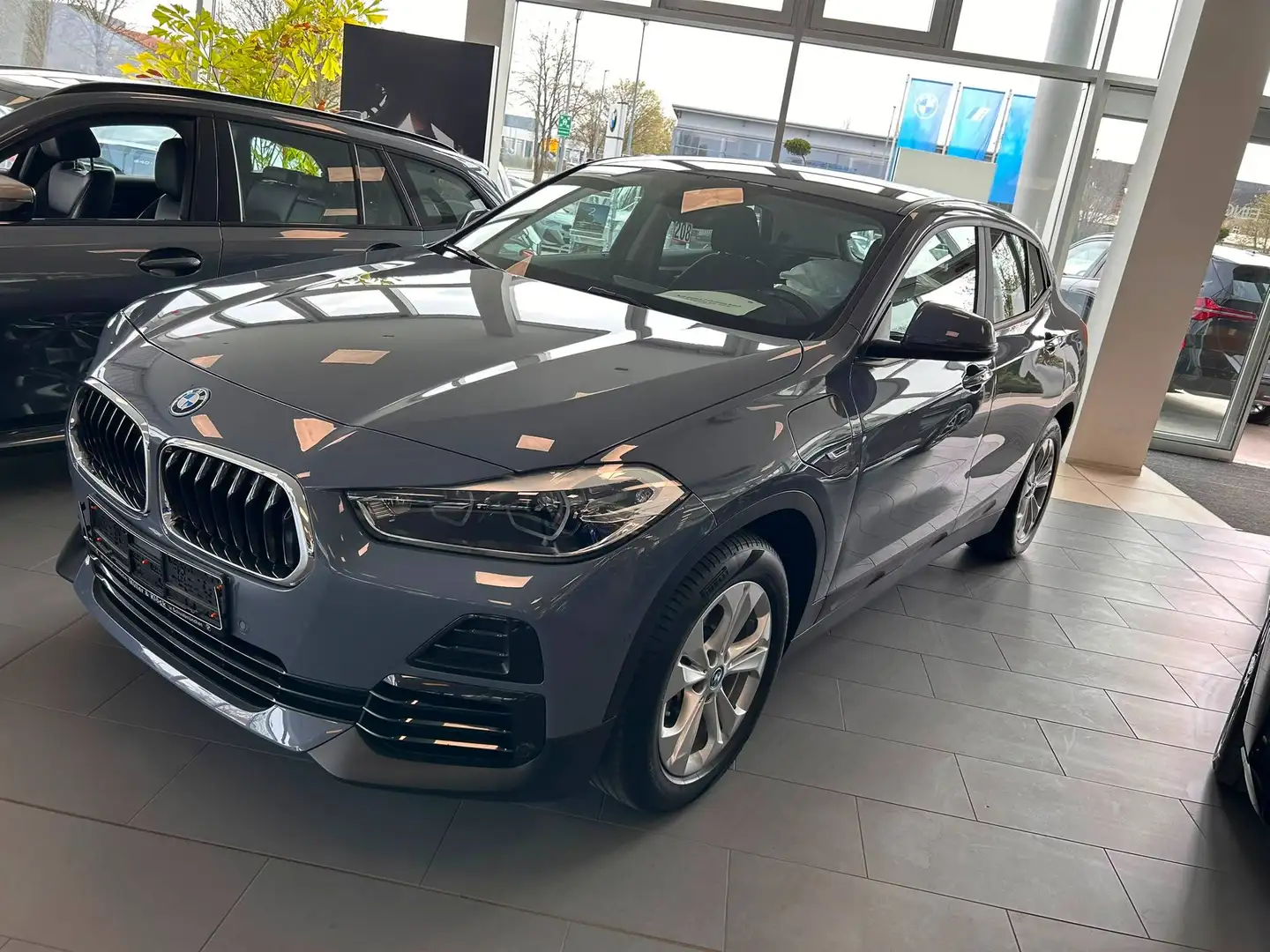 BMW X2 X2 xDrive25e PHEV Aut. Grau - 1