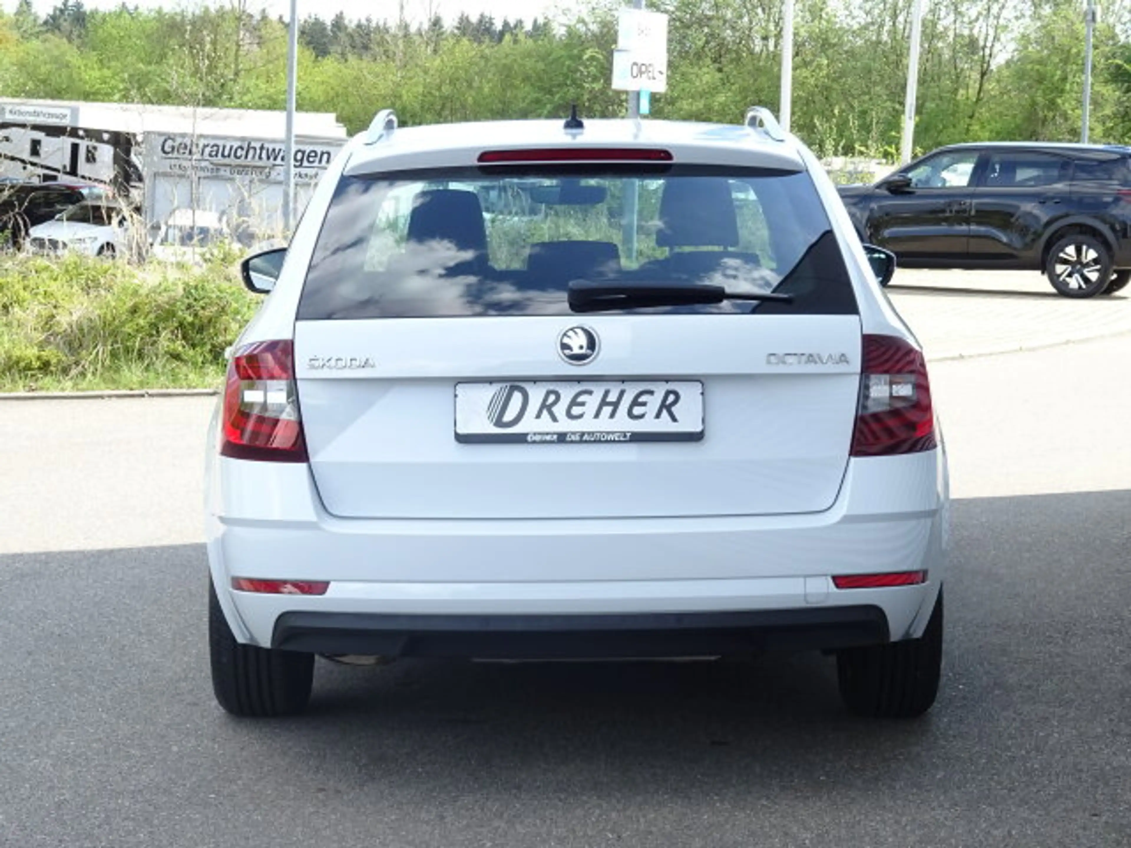 Skoda Octavia Combi Carplay DSG Leder Navi Sitzhzg Abstandsw. — photo 5