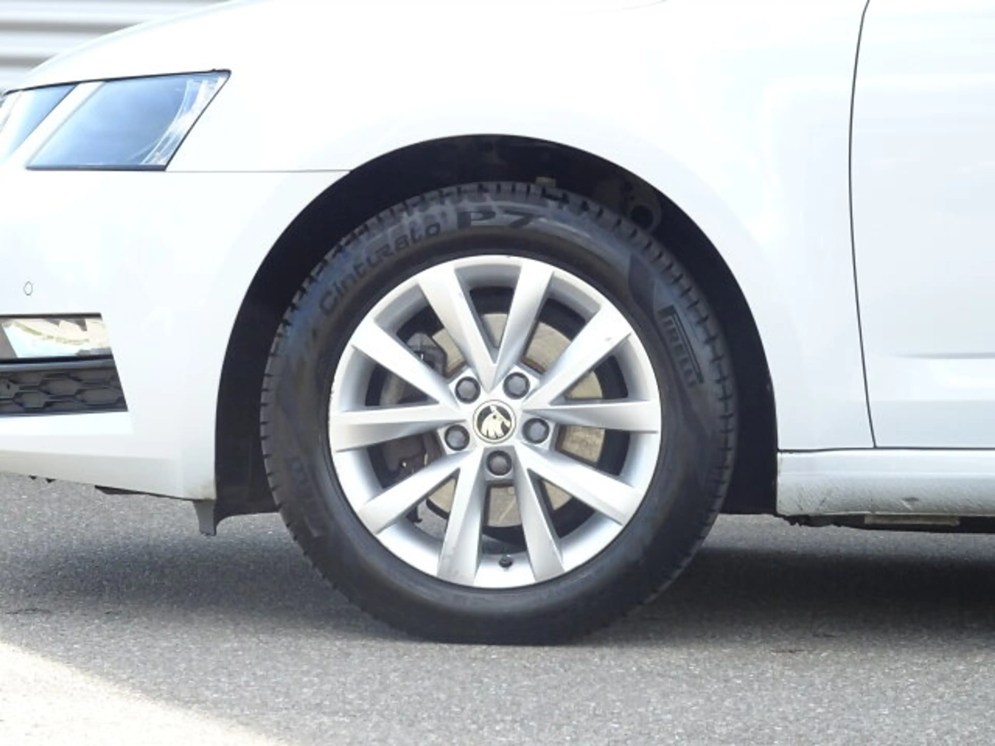 Skoda Octavia Combi Carplay DSG Leder Navi Sitzhzg Abstandsw. — photo 6