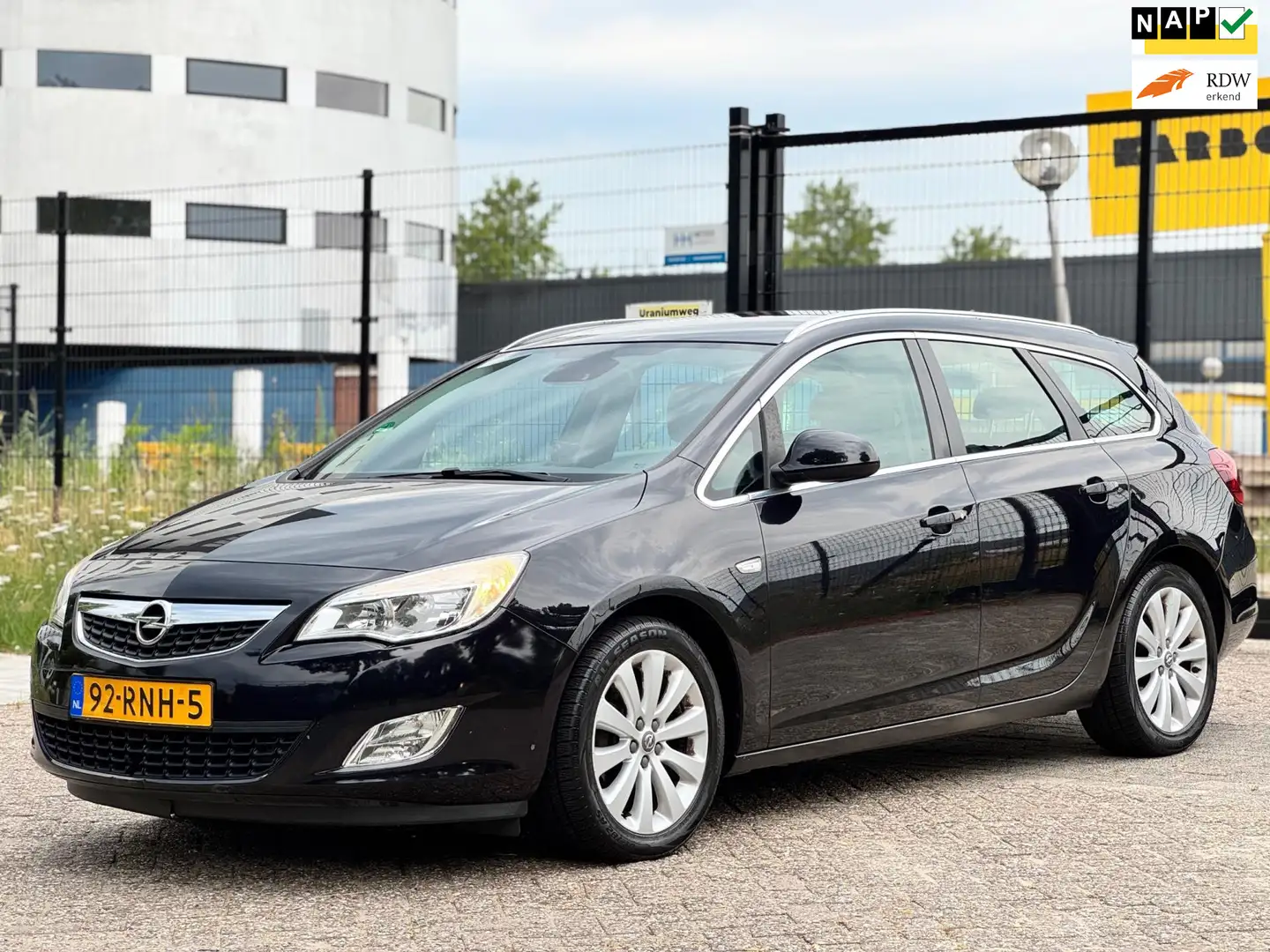 Opel Astra Sports Tourer 1.3 CDTi S/S Cosmo|NAVI|PSENSOR|AIRC Zwart - 1