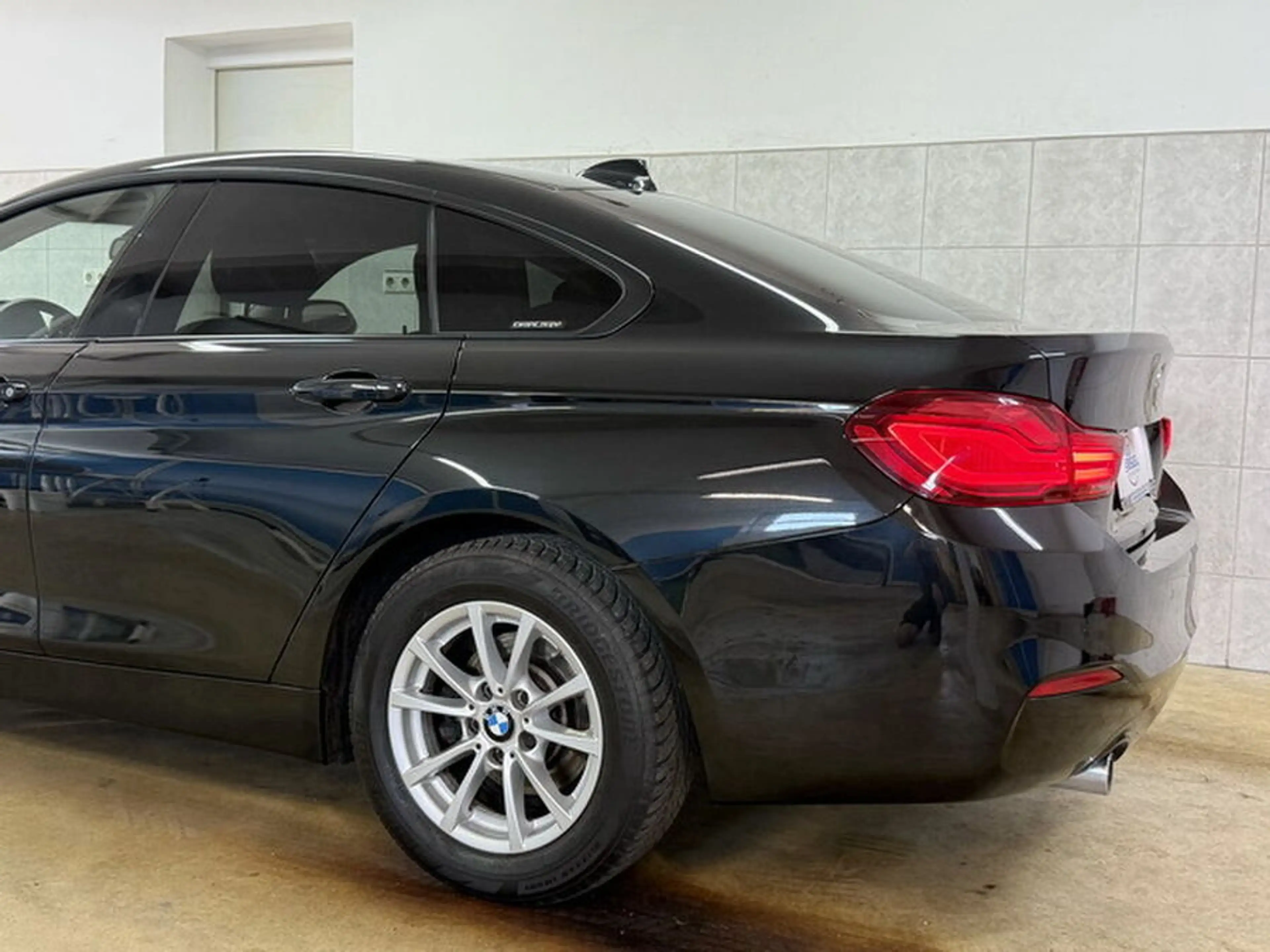 BMW 418 d Advantage ''LED-Navi-MF-Lederlenkrad-PDC-Alu'' — photo 7
