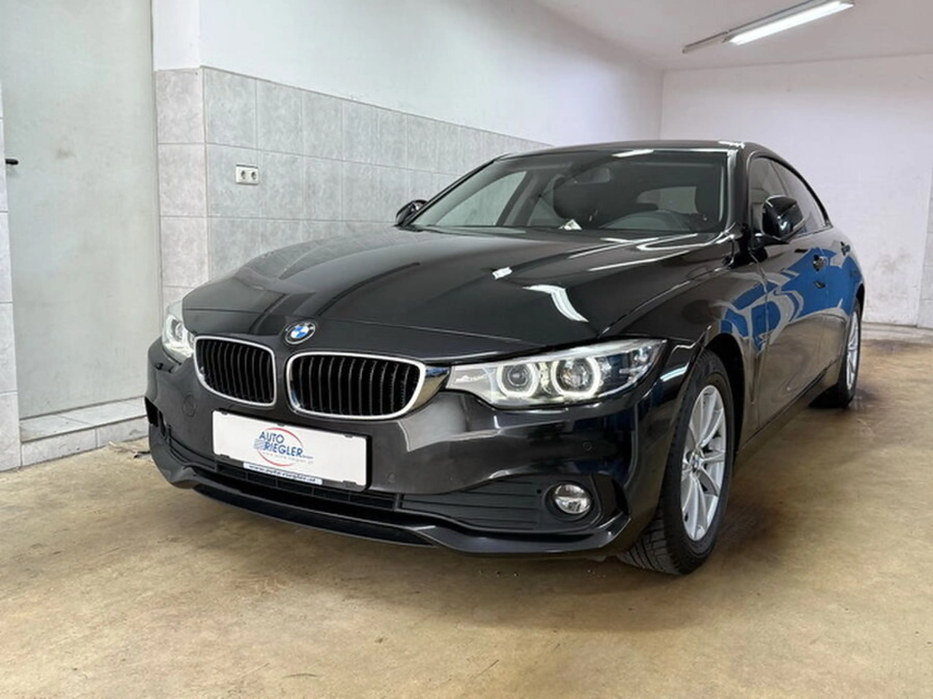 BMW 418 d Advantage ''LED-Navi-MF-Lederlenkrad-PDC-Alu''