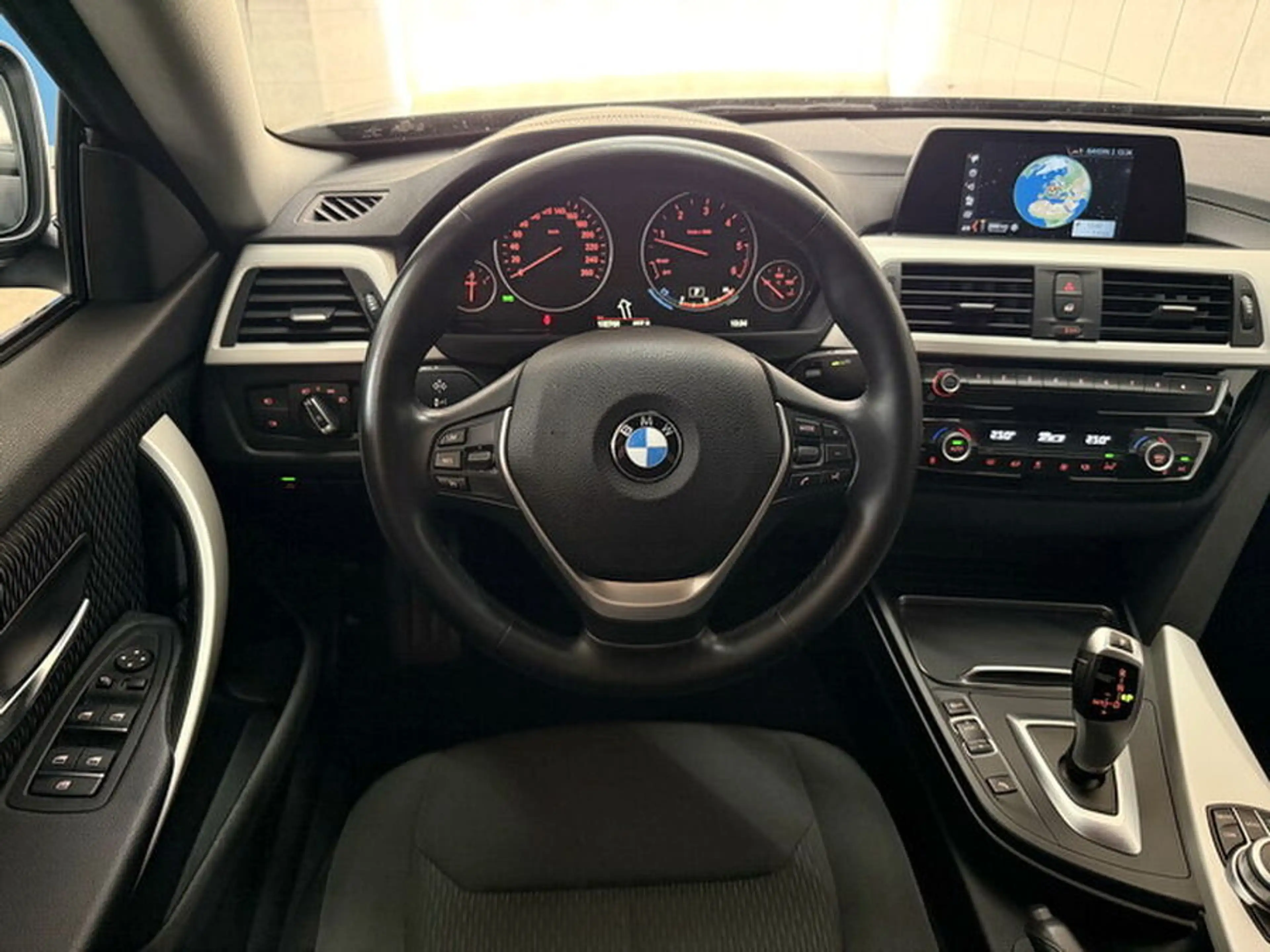 BMW 418 d Advantage ''LED-Navi-MF-Lederlenkrad-PDC-Alu'' — photo 10