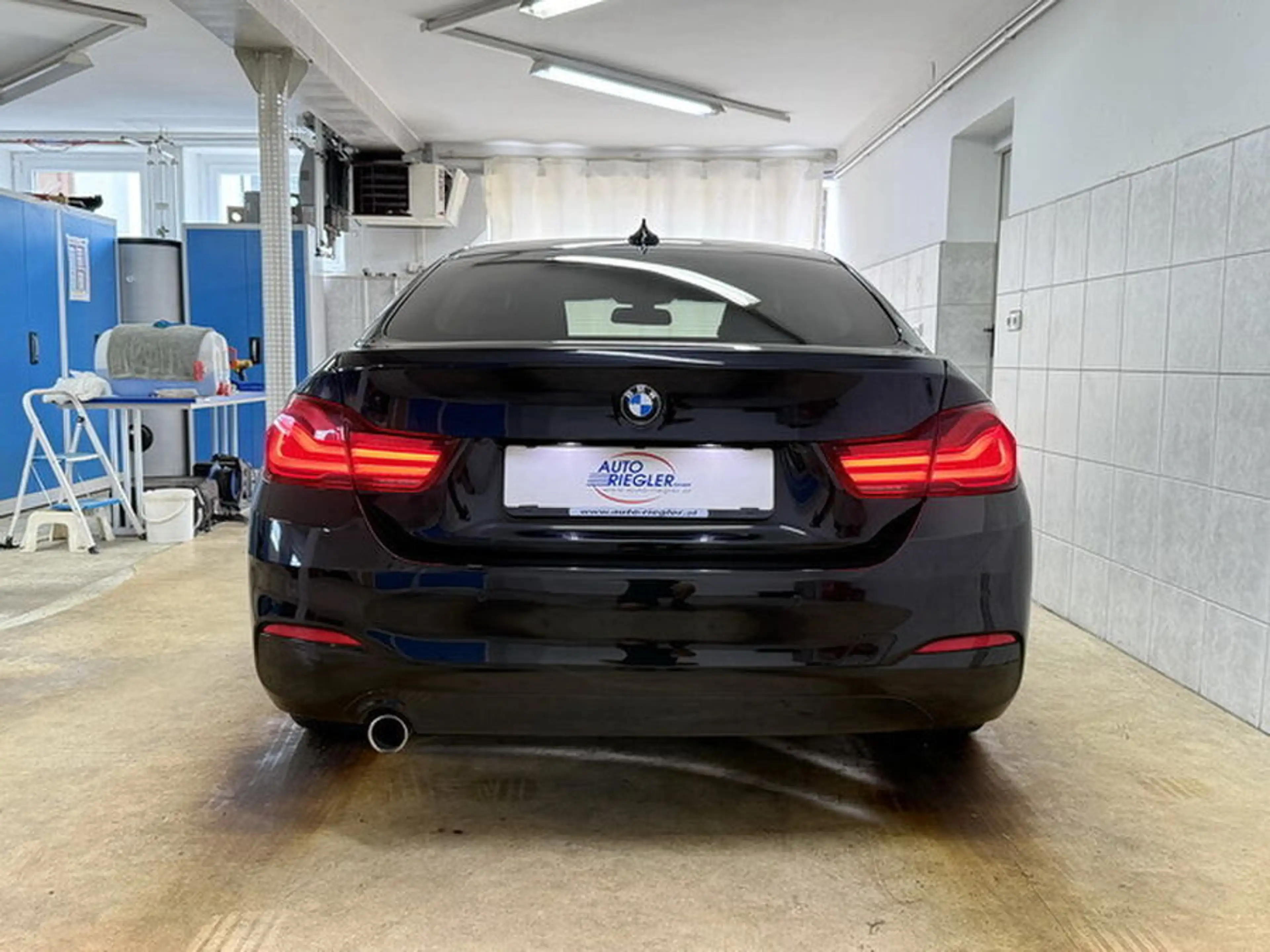 BMW 418 d Advantage ''LED-Navi-MF-Lederlenkrad-PDC-Alu'' — photo 6