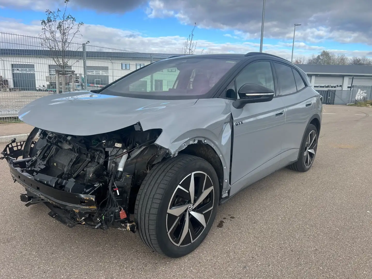 Volkswagen ID.4 GTX 250 kW 4Motion mit Infotainment-Paket Grau - 1