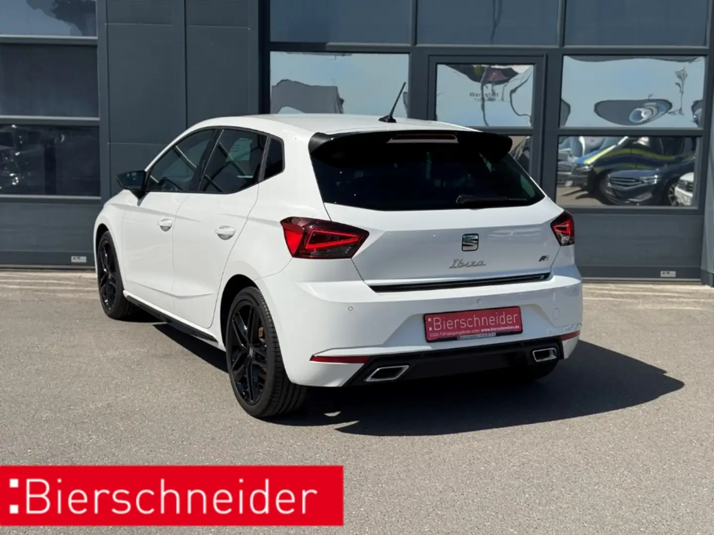 SEAT Ibiza 1.5 TSI DSG FR Black Edition 18 LED NAVI SHZ GRA Weiß - 2