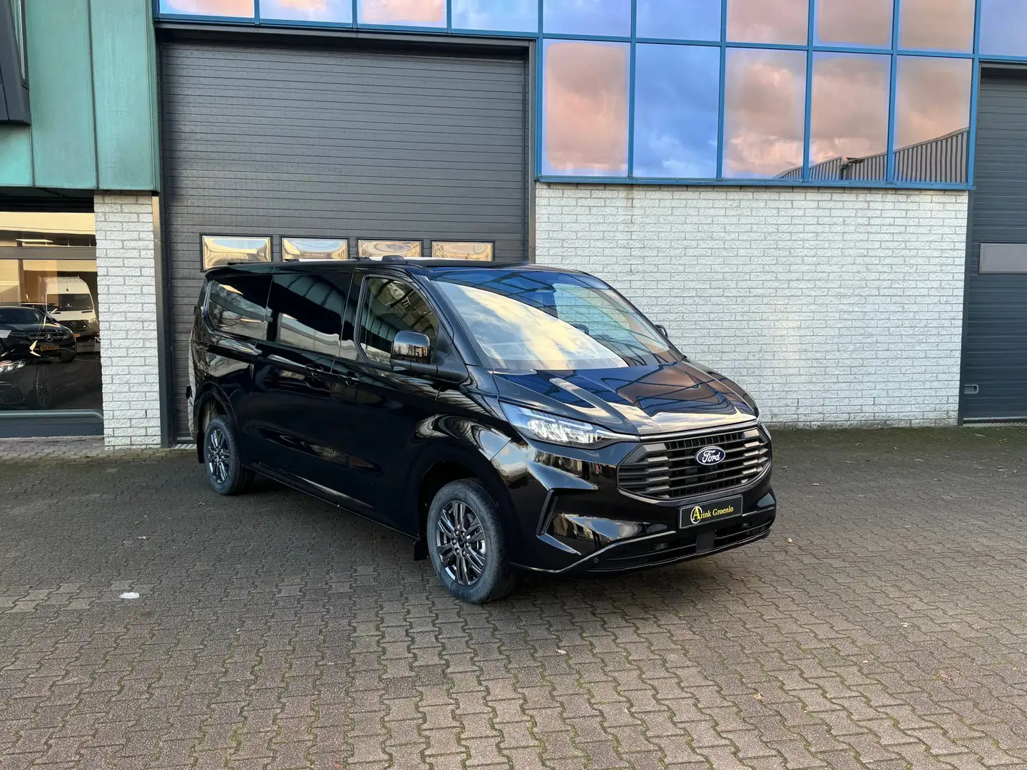Ford Transit Custom 320 L2 Limited BPM vrij Stoel + Stoel 170 PK 360° Zwart - 1