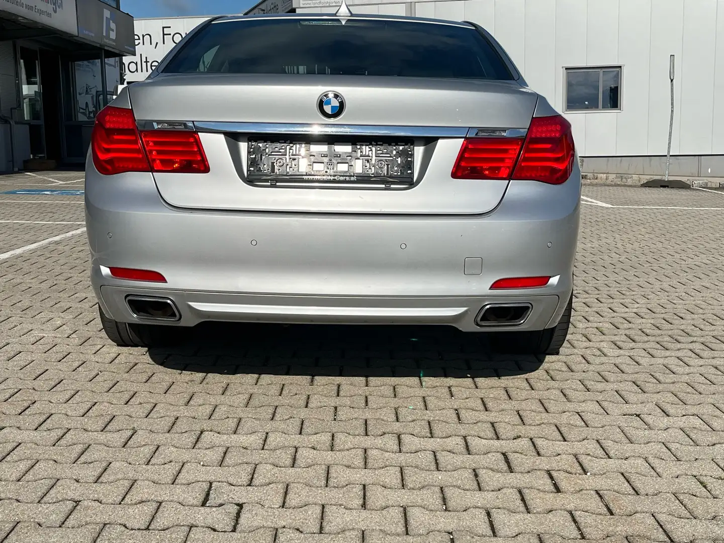 BMW 740 740d Österreich-Paket Aut. Silber - 2