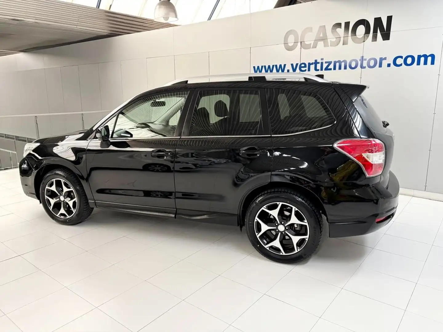 Subaru Forester 2.0 TD Lineartronic Executive Plus Negro - 2