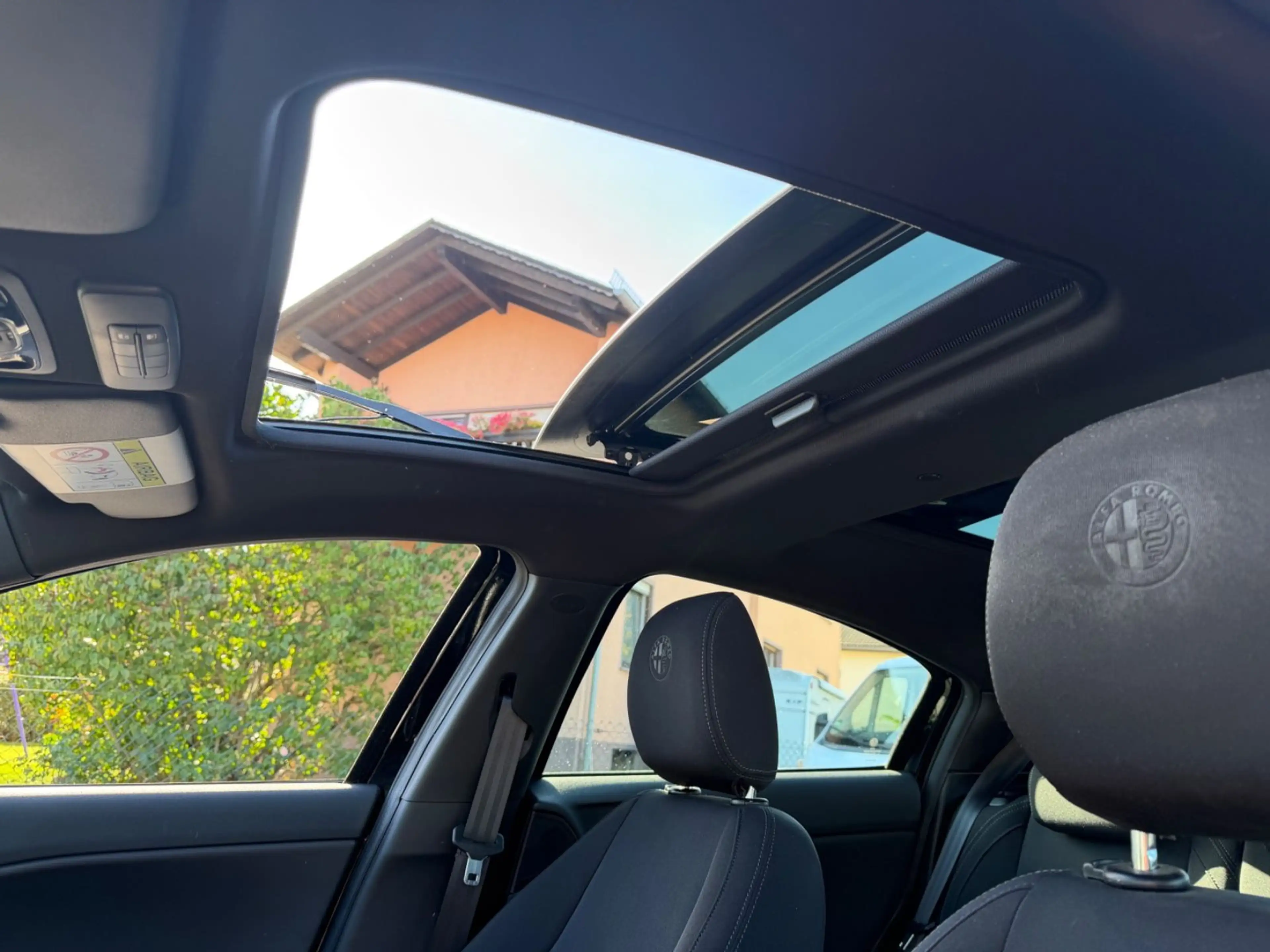 Alfa Romeo Giulietta Impression Panorama — photo 14